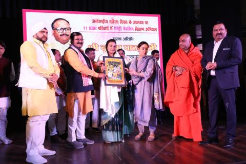 11,000 परिवारों को स्वच्छता पैड का वितरण samarsata.com